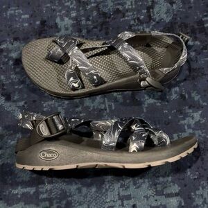 Chaco Navy Blue and White Wave Pattern Sandals